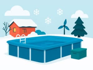 Piscina cubierta con lona en un jardín nevado durante el invierno, junto a una casa y árboles